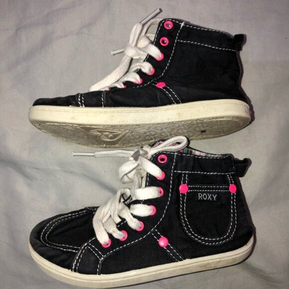 Sneakers - Picture 4 of 11